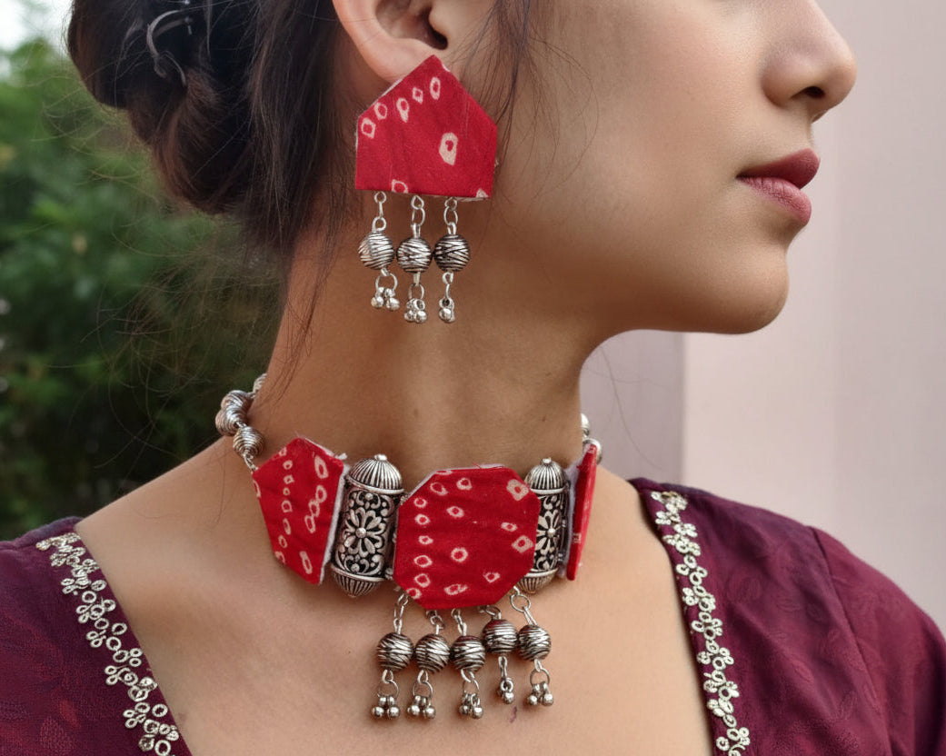 Red Lakshika Chokar Set